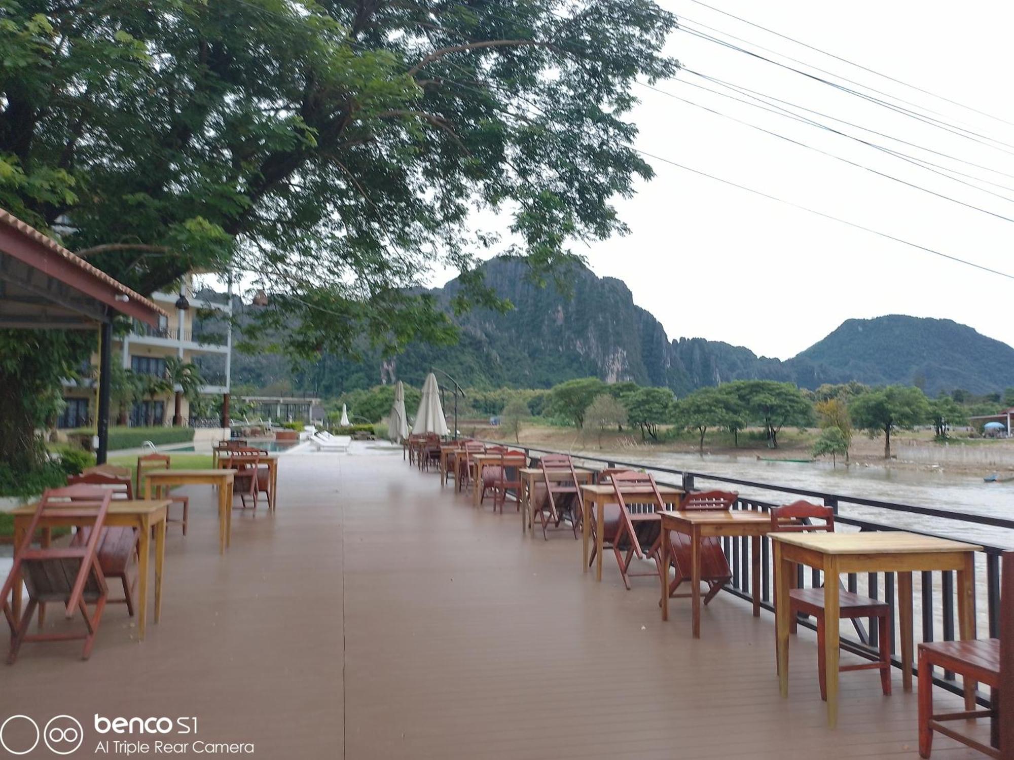 Lisha The Grand Riverside Hotel Vang Vieng Exterior foto