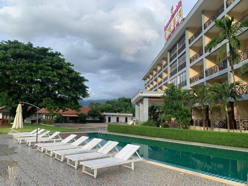 Lisha The Grand Riverside Hotel Vang Vieng Exterior foto