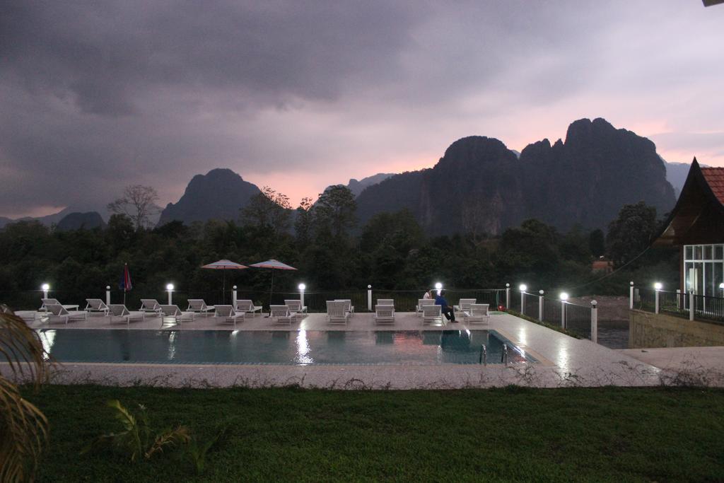 Lisha The Grand Riverside Hotel Vang Vieng Exterior foto